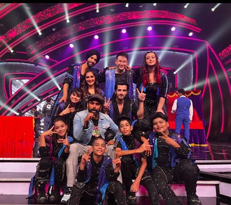 Team of Bosco Leslie Martis’ ‘Rocket Gang’ gives special tribute to mothers through 'Duniya Hai Maa Ki Godi Mein'!