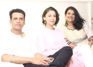 I  wish I could be there to attend Poonam Dubey's stall that is going to be created at the lakme fashion week : Manoj Bajpayee