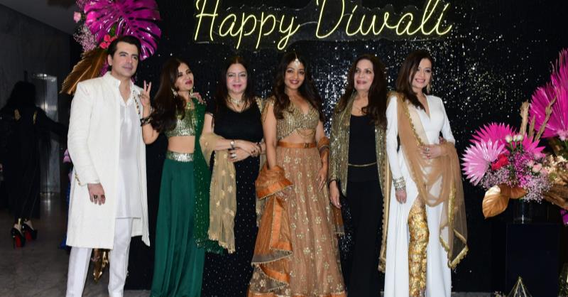 Krishan Kumar’s Diwali bash was a star studded affair, several celebrities from film as well as music industry were in attendance! See Here! 