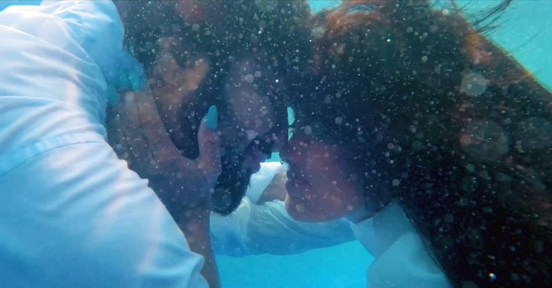 How deep is their love? : Check out these underwater unseen pictures from Sachet Parampara’s upcoming single ‘Malang Sajna’ 