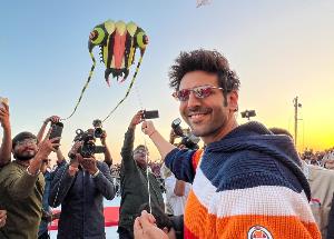 The Most Iconic Trailer Celebration Is Here! Shehzada Kartik Aaryan Celebrates Makar Sankranti With 1 Lakh Fans At Rann Of Kutch! 