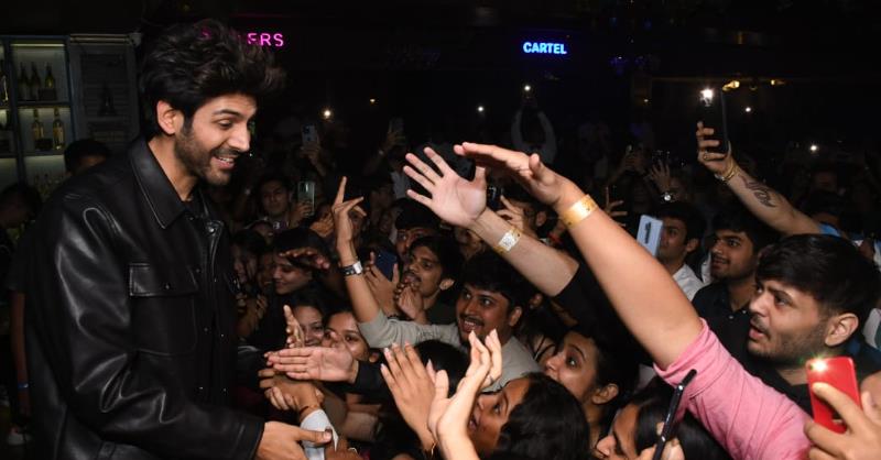 Kartik Aaryan Goes Club Hopping In Mumbai To Celebrate Character Dheela 2.0’s success with fans!