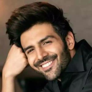 Kartik Aaryan poster