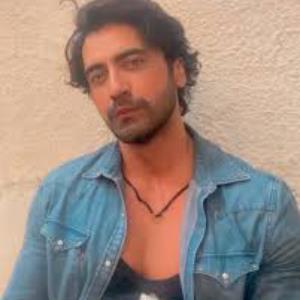  Karanveer Khullar poster